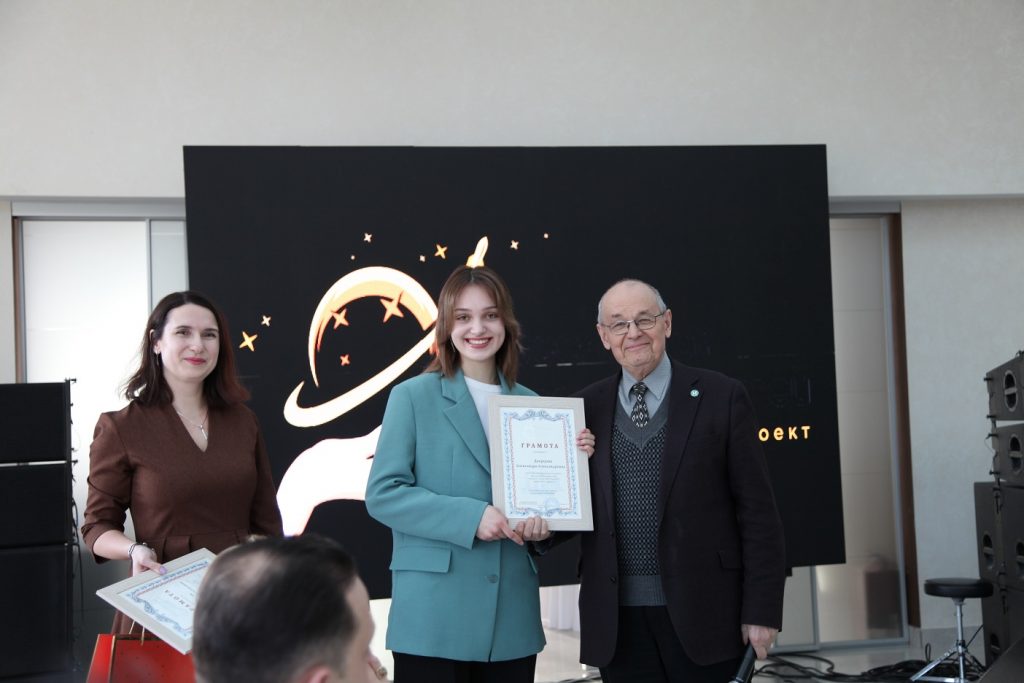 Ассоциация «Сахалинстрой» поблагодарила лучших участников профориентационного проекта «Вселенная возможностей»!